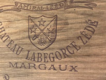 null A case of twelve bottles of Margaux wine, La Begorce Zédé, 1991.
(Unopened wooden...