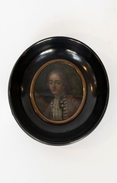 null FRENCH SCHOOL, late 18th century
Portrait of a young officer 
Small oil on copper
4.5...