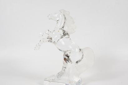 null SEVRES
Prancing horse in molded crystal. 
Signed. 
Height: 24cm
