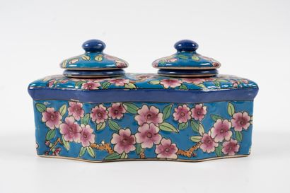 null Les Bleus de Louvière" inkwell in blue and pink enamel, decorated with flowers.
Length:...
