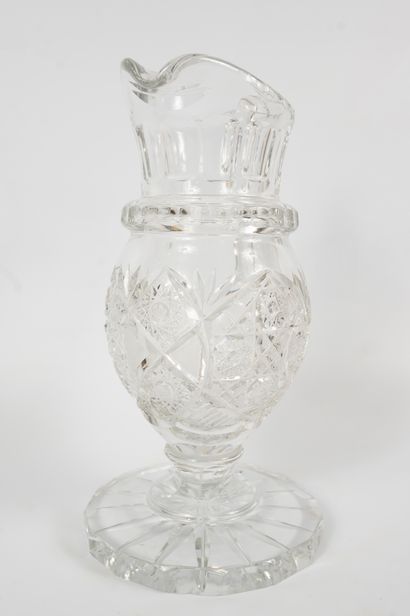null Cut crystal water jug in the Saint Louis and Tommy style.
Height: 26cm
