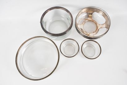 null Set of 5 glass and silver-plated metal bowls.
Diameter: 10 to 24cm. Height:...
