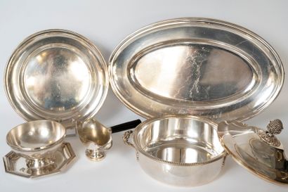 null Silver-plated metal lot including: 
- Silver-plated tureen, pomegranate-shaped...