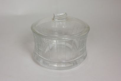 null Bonbonnière with cover in cut crystal, curved and grooved body. Mark under the...