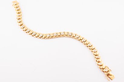 null 18k yellow gold snake chain bracelet set with 19 diamonds totaling approx. 1.50ct....