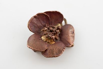null Claude LALANNE (1925-2019)
Anemone" model, ca 1980
Gilt bronze and copper-plated...