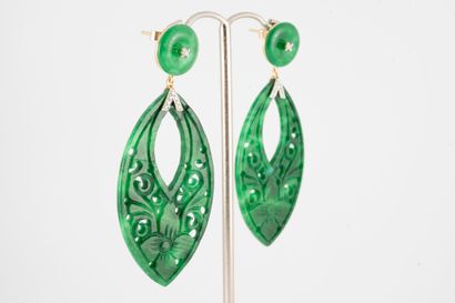 null Pair of jade earrings, chased with flowers and slightly openwork, diamonds and...