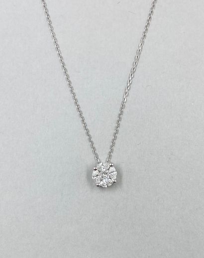 null Round pendant in 18k white gold set with a princess-cut diamond surrounded by...