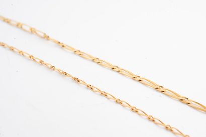 null Pair of 18k yellow gold bracelets. 
Weight : 4,80gr