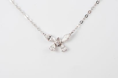 null Necklace in 18k white gold holding as a pendant a butterfly scratched with 4...