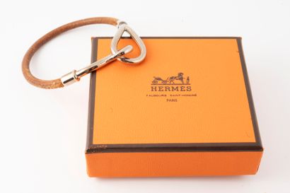 null Hermes, Paris
Jumbo bracelet in natural leather.
With box.