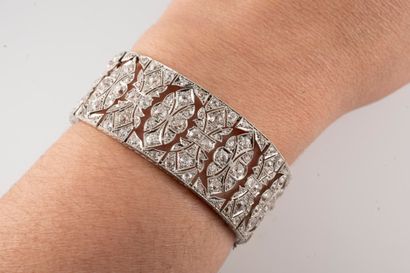null Soft cuff bracelet in platinum with an openwork geometric lace design entirely...
