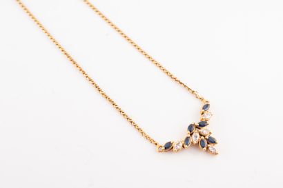 null Necklace in 18k yellow gold with foliage motifs set with 5 diamonds and 7 navette-cut...