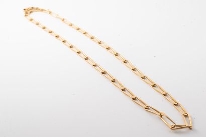 null Long link necklace in 18k yellow gold. 
Weight: 14,60gr. Length: 40cm