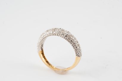 null Two 18k gold rings set with diamonds. 
Gross weight: 2.40gr. TDD : 51