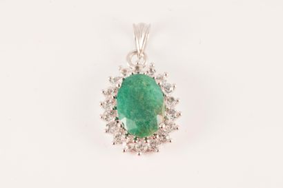 null 925/°° silver Pompadour pendant set with a large emerald root, approx. 4.20cts,...