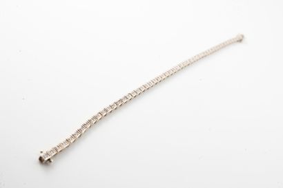 null Supple bracelet in 950/°° silver embossed with 50 diamonds, total approx. 1ct....