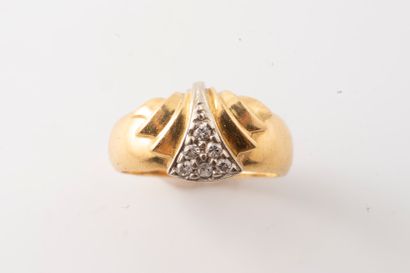null 18k yellow gold ring with geometrical motif adorned with diamonds. French work....