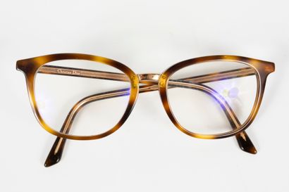 null CHRISTIAN DIOR
Pair of tortoiseshell glasses. 
In a DIOR case.
(Used condit...