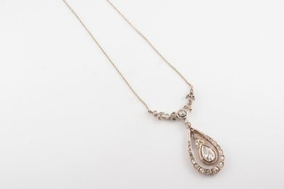 null Delightful necklace in 14k yellow gold and silver forming a garland of flowers...