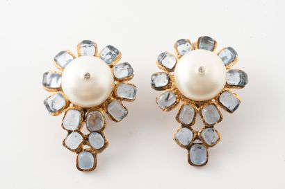 null CHANEL by GRIPOIX 
Magnificent pair of gilded metal earrings embellished with...