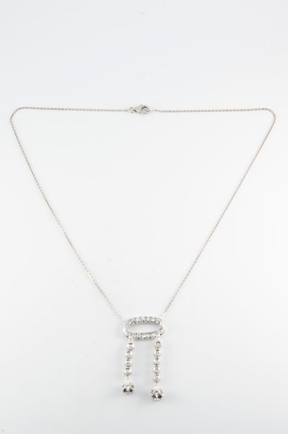 null Negligee necklace in 18k white gold topped with diamonds.
Gross weight: 6.60gr....