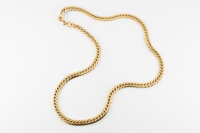 null Necklace in 18k yellow gold with flattened curb chain. 
Weight : 17,70gr. Length...