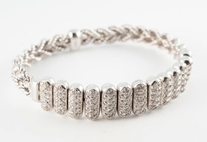 null VERNEY Paris
Bracelet en or blanc 18k orné de diamants taille brillant sur le...