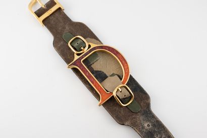 null CHRISTIAN DIOR
Leather and gilt metal watchband. 
Accessorized with a gilded...