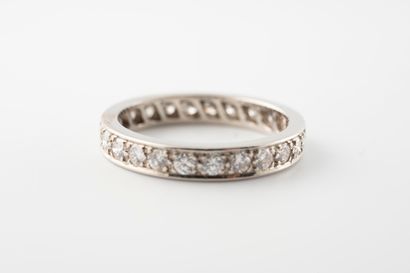null Wedding band in 18k white gold entirely set with 0.60ct brilliant-cut diamonds....
