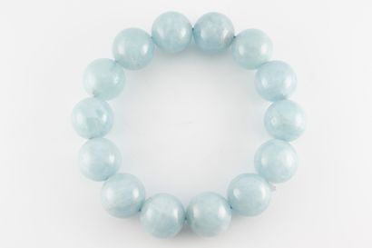 null Bracelet with aquamarine balls.
Weight : 58,20gr