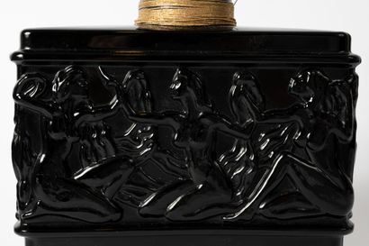 null MOLINARD « Habanita »
Flacon en verre opaque noir, factice géant de décoration,...