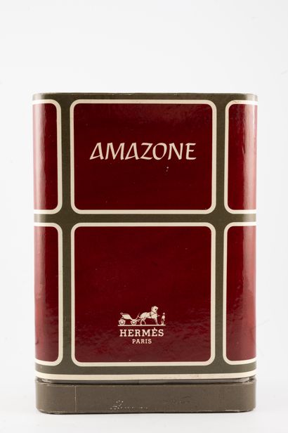 null HERMÈS « Amazone »
Flacon en verre contenant 30ml d’Extrait de parfum + coffret...