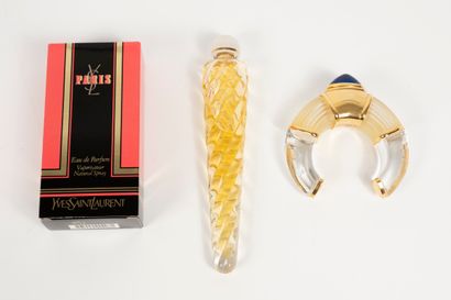 null Lot comprenant une eau de parfum vaporisateur Yves Saint Laurent « Paris » contenance...