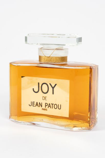 null JEAN PATOU « Joy »
Flacon en verre, factice géant de décoration, titré. 
H :...