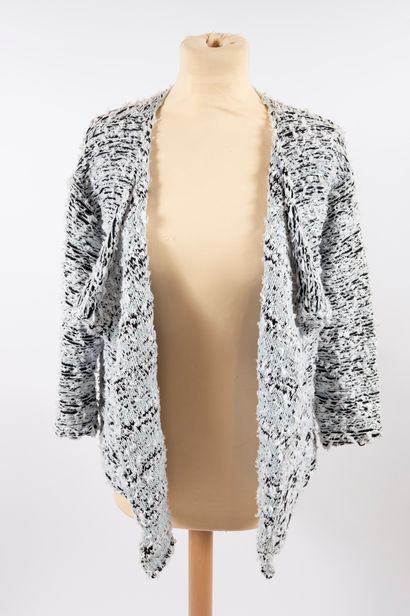 null KARL LAGERFELD
Long-sleeved boucle jacket.
Size S (Oversize, fits up to L)