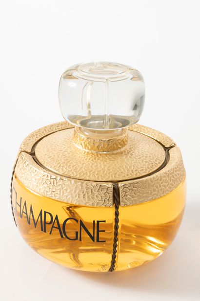 null YVES SAINT LAURENT « Champagne »
Flacon en verre, factice géant de décoration,...