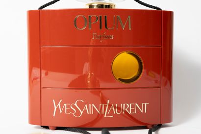 null YVES SAINT LAURENT « Opium »
Flacon factice géant de décoration, titré. 
H :...