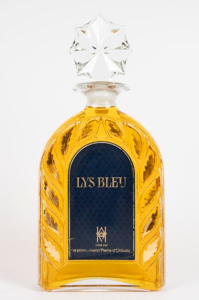 null LE PRINCE HENRI PIERRE D’ORLEANS « Lys bleu »
Flacon en verre, factice géant...
