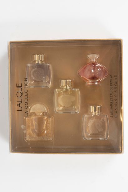 null LALIQUE France « La collection »
Coffret titré, contenant 5 flacons miniatures...