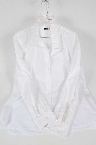 null RALPH LAUREN and GERARD PASQUIER
Set of two blouses:
- GERARD PASQUIER, linen...