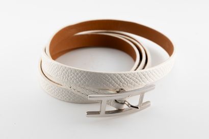 null HERMES Paris
Bracelet "Hapi 3" multitours en cuir blanc.