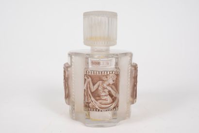  René LALIQUE (1860-1945)
Flacon de la garniture de toilette modèle 