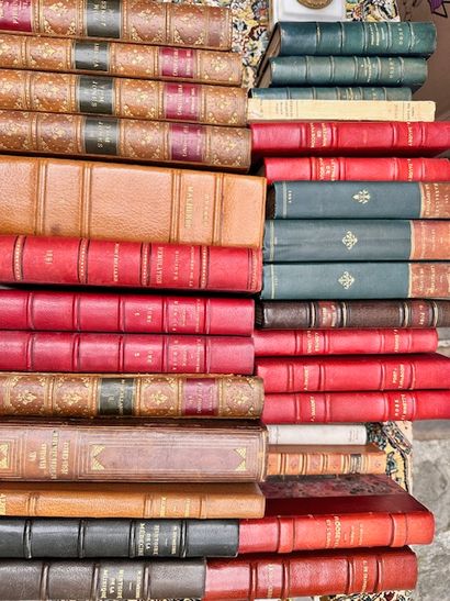  Lot de livres comprenant en partie ou complet , XVIIIè et XIXè siècle : Victor Hugo;... Gazette Drouot