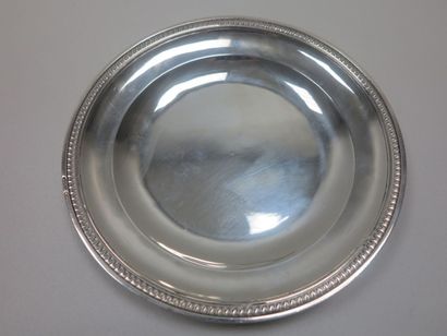 null Plat rond argent PARIS 1809 - 1819 diamètre 27 cm, bordure feuilles d'eau M.O...