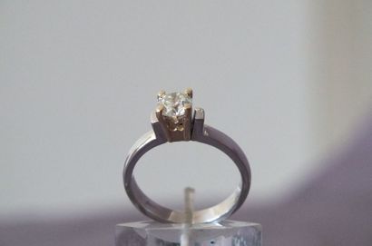 Diamant Solitaire brillant 0.70ct ENVIRON monté sur or blanc- DOIGT 54 
