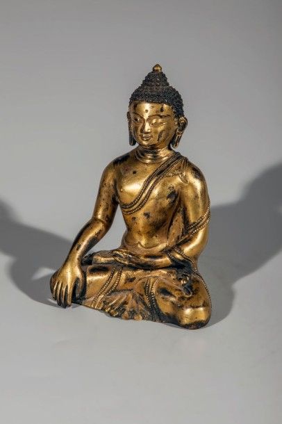 null Buddha Maravijaya assis dans la prise de la terre à témoin, bumishparshamudra...
