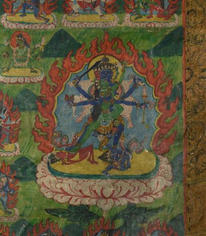 TIBET Tangka illustrant soixante dix Boddhisattvas et divinités bouddhistes. Inscription...