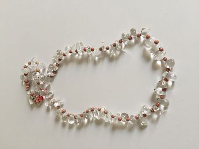 null Collier recomposé selon la tradition de perles cristal de roche en forme de...