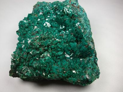 Minéralogie Dioptase , fornacite. Mine de Rénéville, Renéville, District de Kindamba...